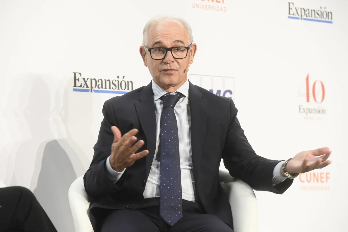 Unicaja refuerza su equipo con un experto en inversión alternativa de Santander