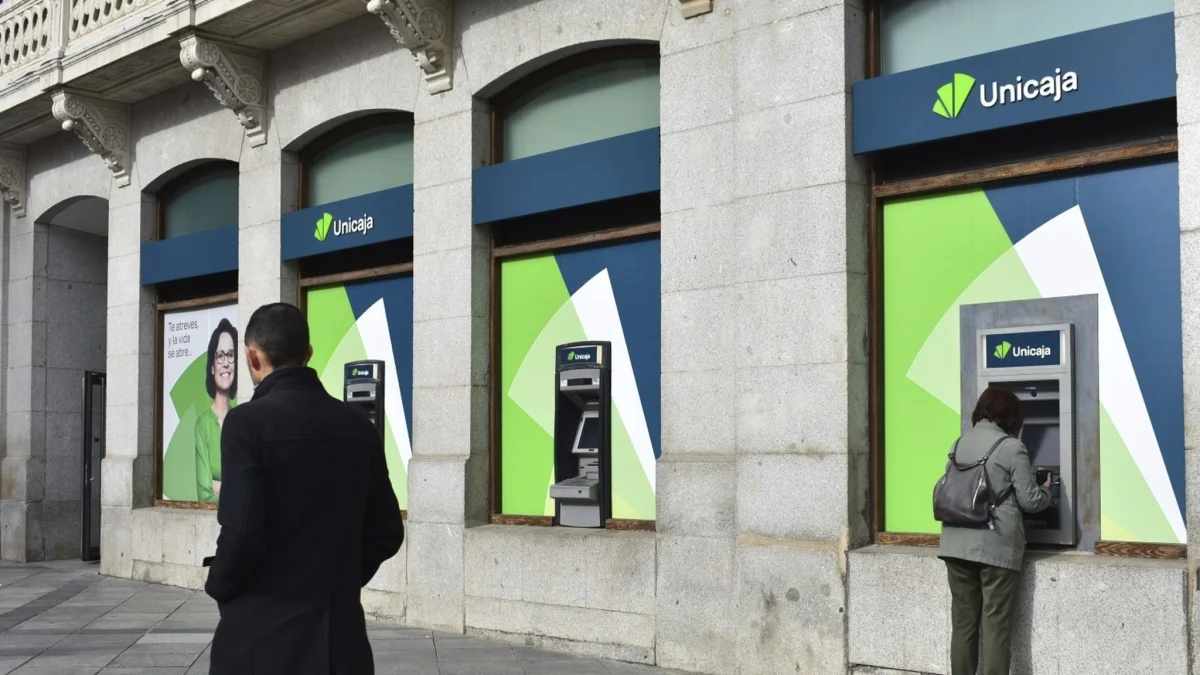 Unicaja refuerza su estrategia con un crecimiento del 20% en negocios fuera de balance