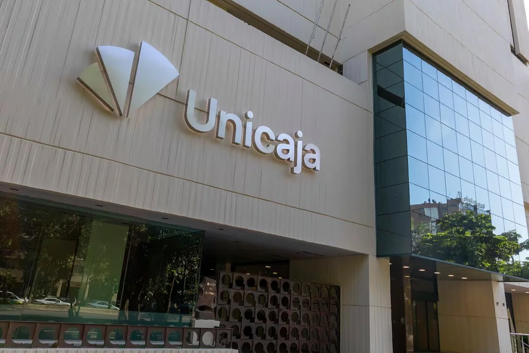 Unicaja refuerza su estructura interna con la designación de José Ramón Sánchez Serrano