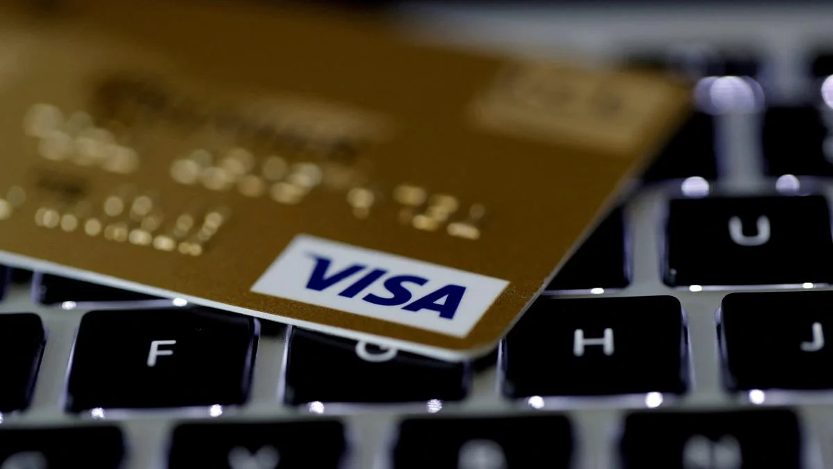 Visa recorta 2.600 empleos en su estrategia de transformación digital hacia la IA