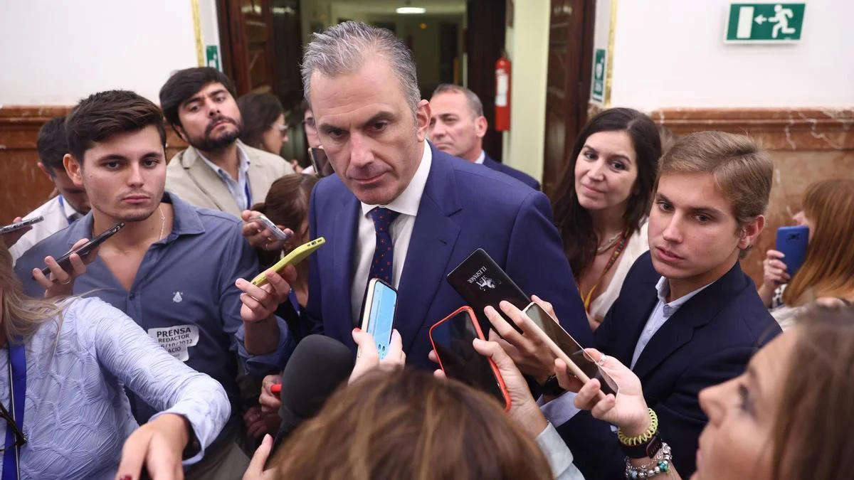 Vox sufre una fuga en ayuntamientos: un concejal de cada 20 se va tras elecciones de 2023