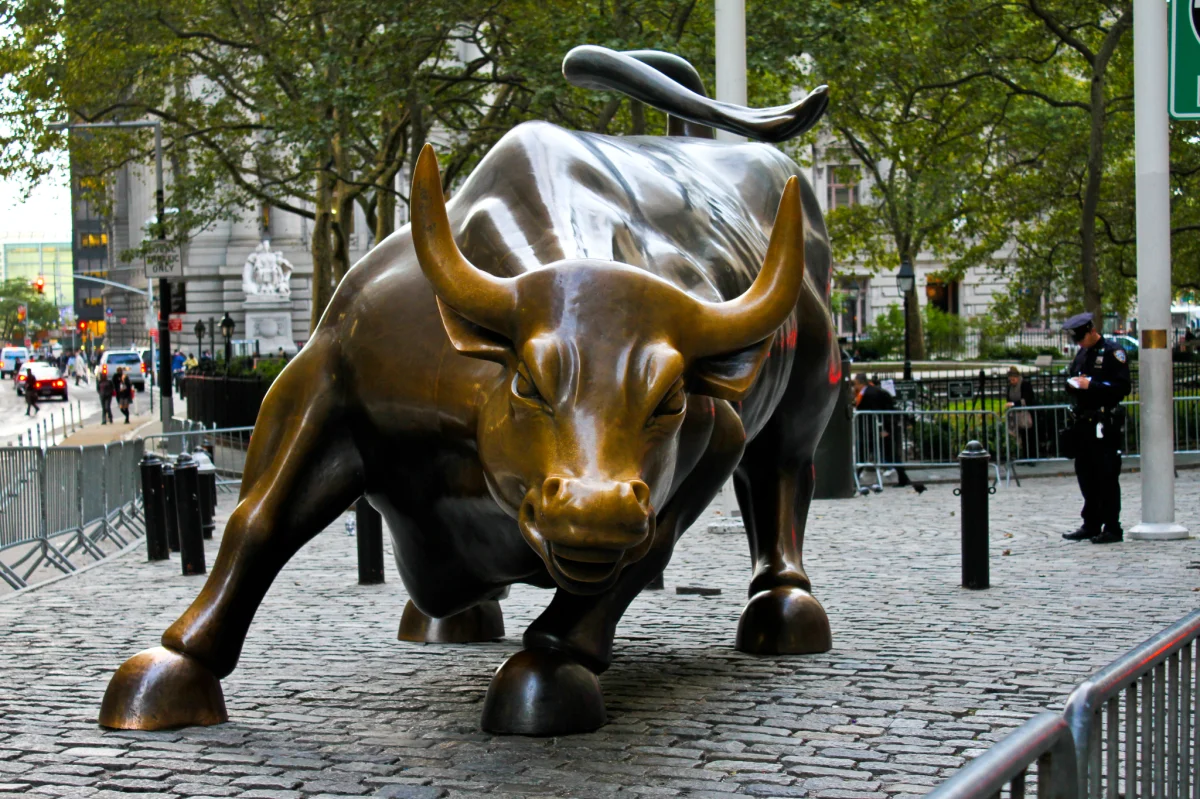 Wall Street marca récords mientras las bolsas europeas luchan por recuperarse