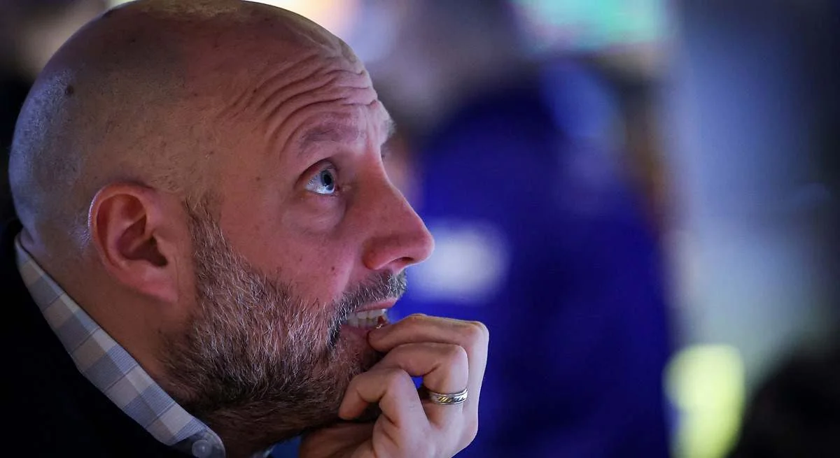 Wall Street registra pérdidas por el desplome de metales, pero enero termina en positivo