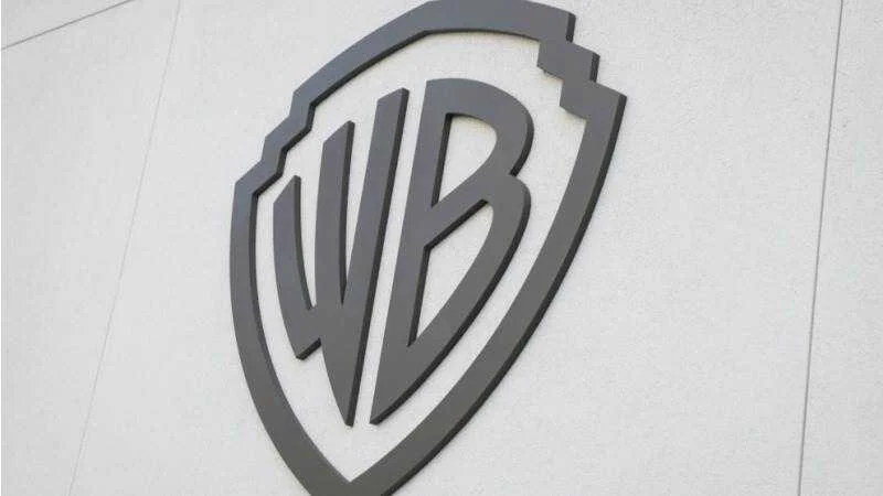 Warner busca alianzas estratégicas mientras refuerza su vínculo con Netflix