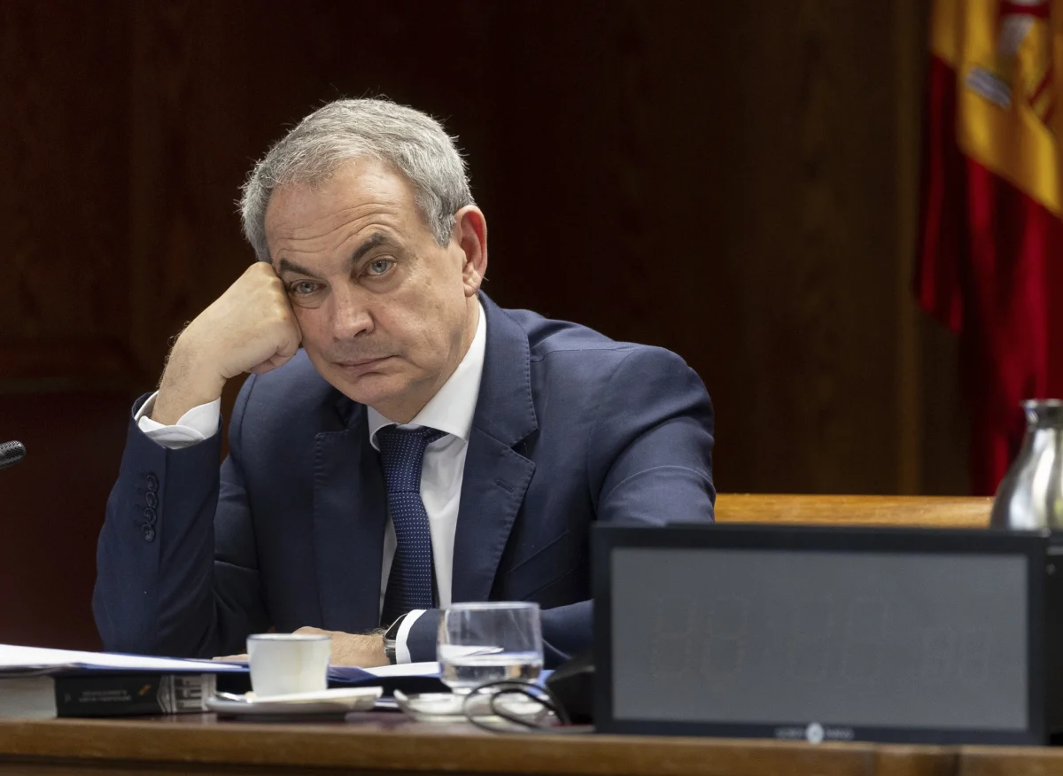 Zapatero enfrenta una decisión crucial que podría afectar su legado político